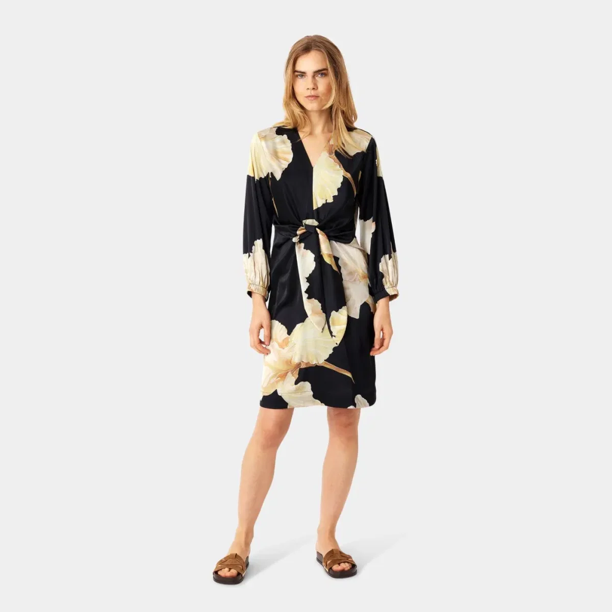Karmamia Faye Mini Kjole Gold Maxi Flower - Billede 4